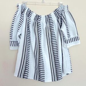 Passport Women’s 3/4 Sleeve White and Black Blouse